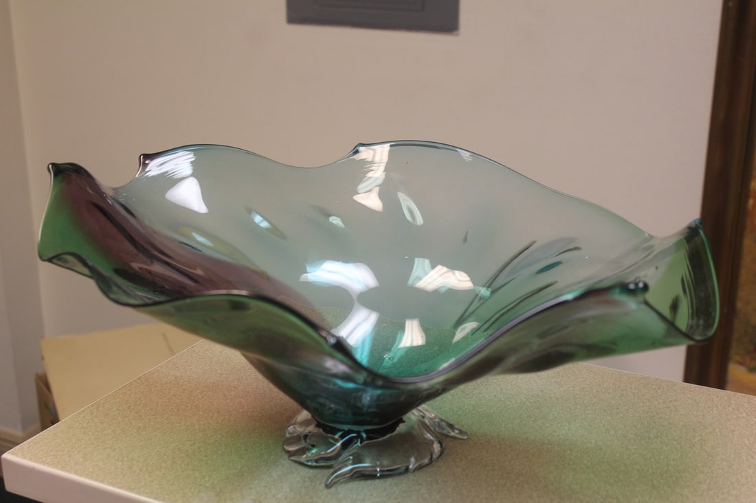 Signed Rick Fizer Artglass Bowl: 19 1/4" in diameter