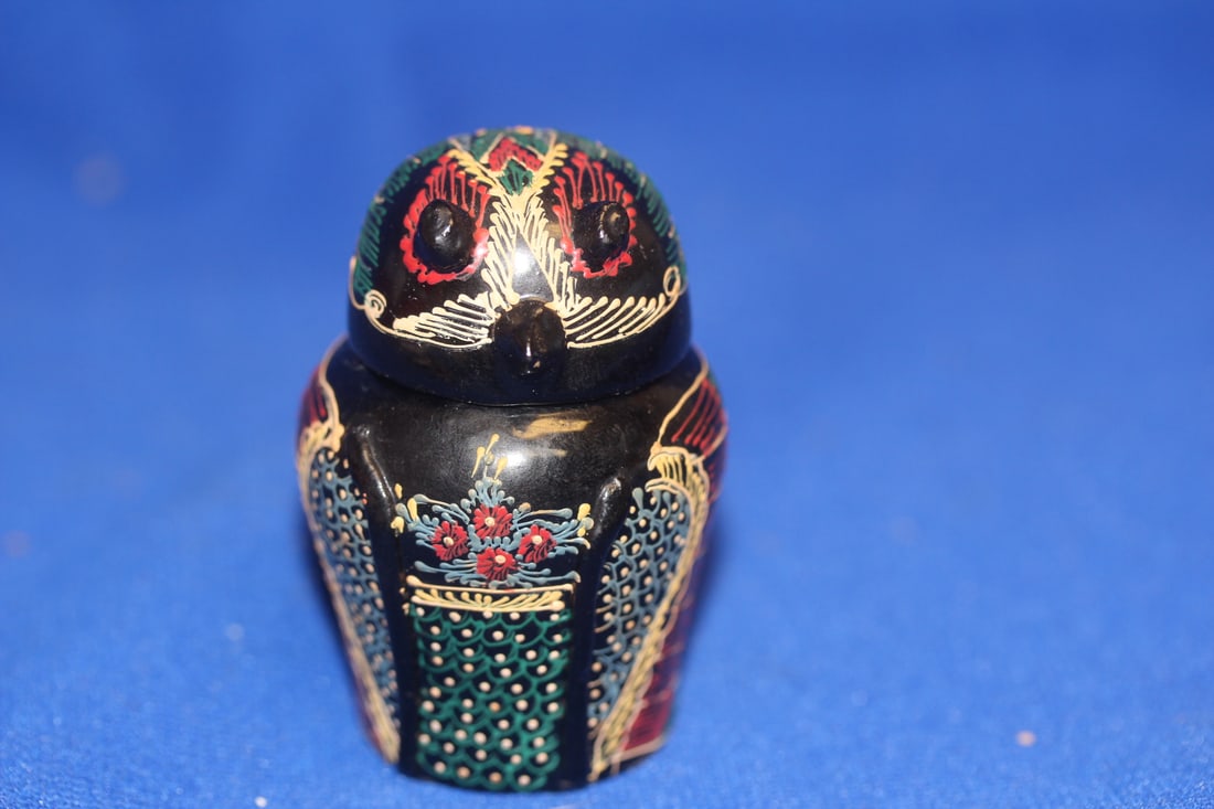 Lacquer Owl Container: Possibly Russian - 2 7/8"
