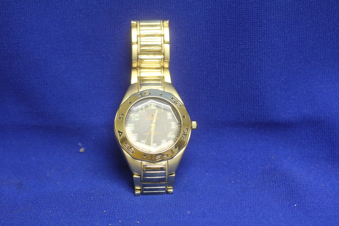Denacci Men's Quartz Watch (1 of 3)