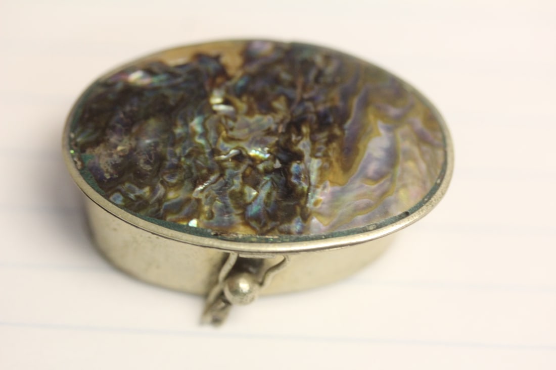 Alpaca Trinket Box: Mexico - mother of Pearl - 1 5/8" across