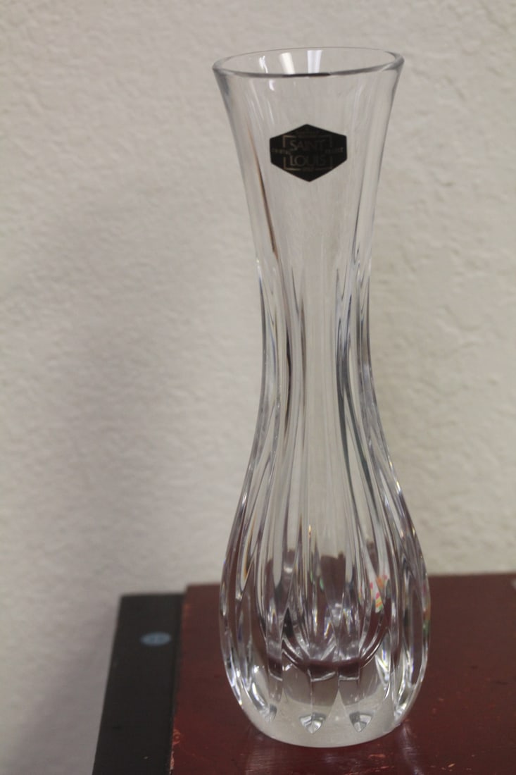 Saint Louis Crystal Vase: 9 3/4" tall