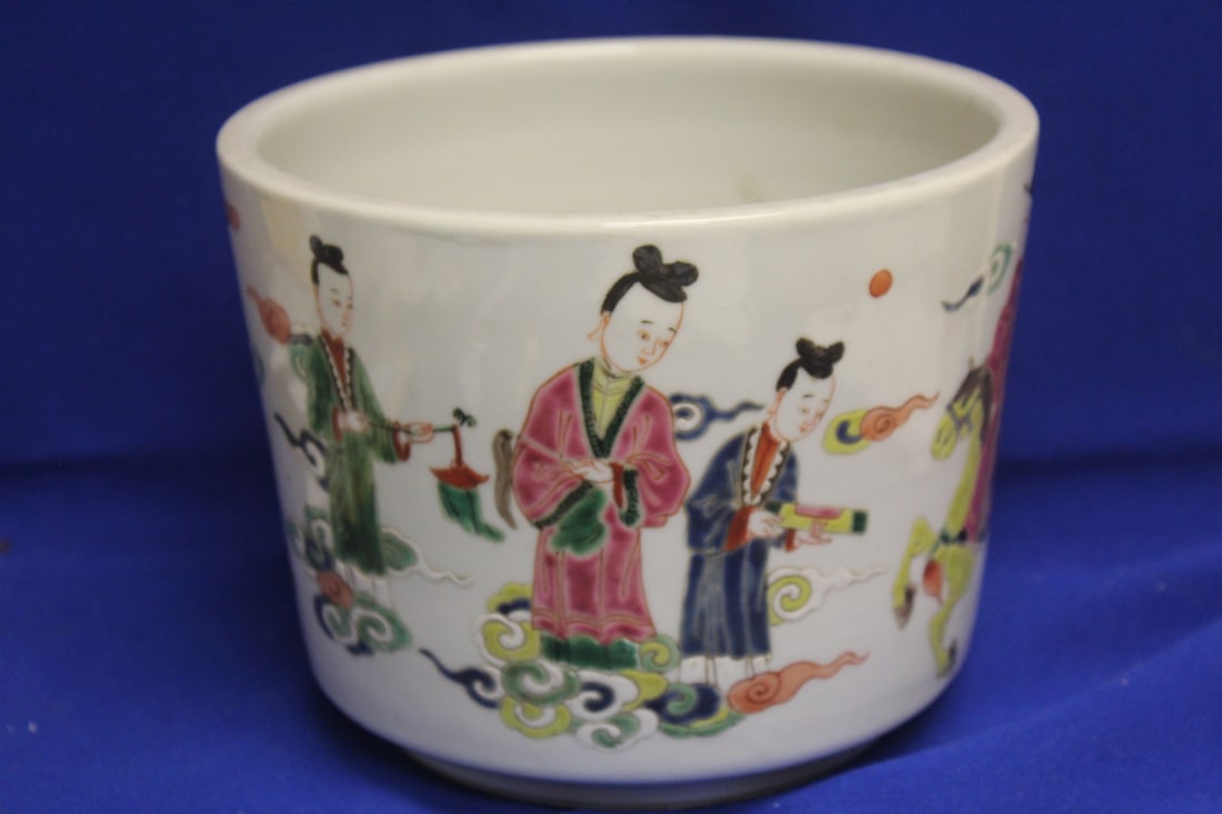 Chinese Famille Verte Porcelain Planter: 7 1/8" in dimater