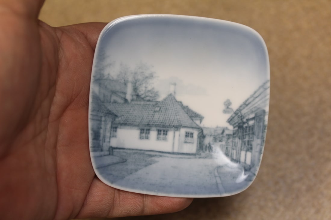 Small B&G Denmark Plate: 3 1/8" square