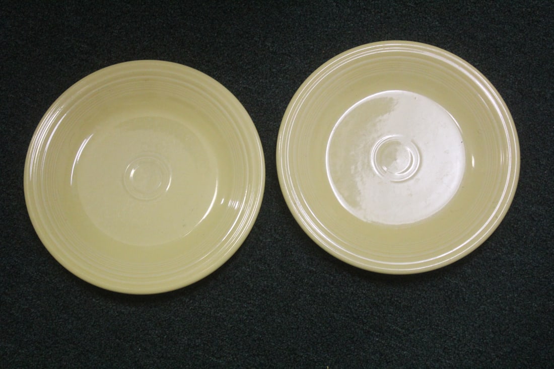 Set of 2 Fiesta Dinner Plates: 10 1/2" in diameter