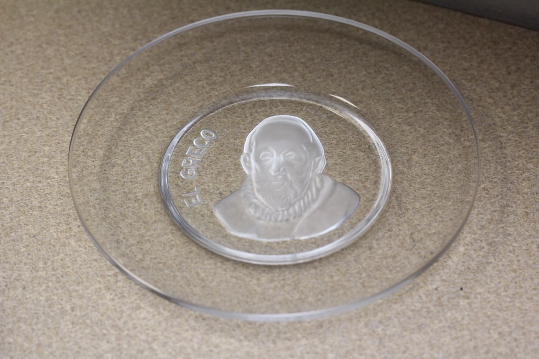 Signed Val St Lambert Crystal Artist Plate: 7 7/8" in diameter