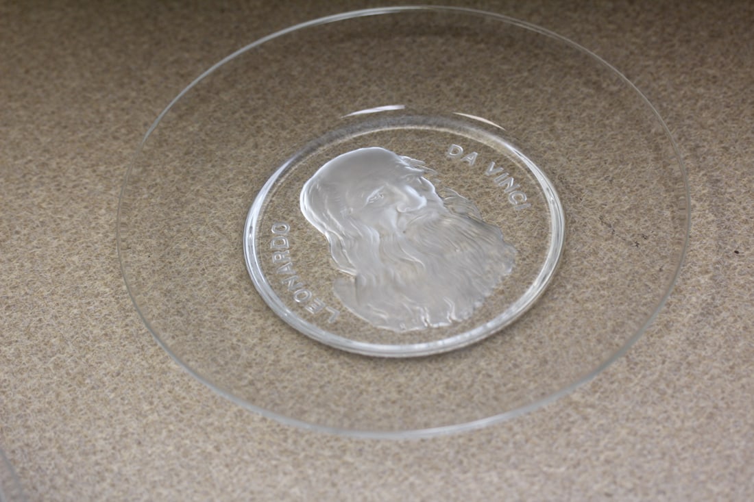Signed Val St Lambert Crystal Artist Plate: 7 7/8" in diameter