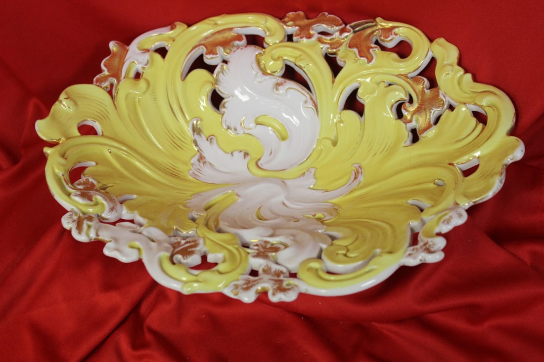 A Meissen Reticulated Bowl or Platter: Yellow and white gold guilted - 19th century - 12 1/2" in diameter