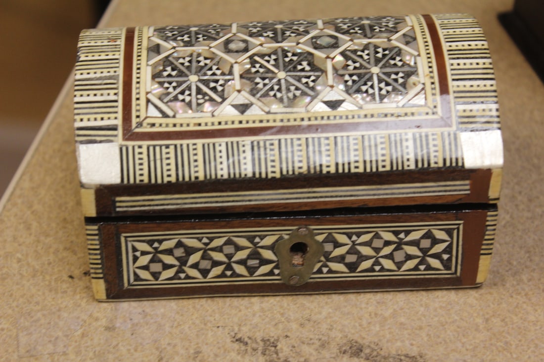 Inlaid Dome Wooden Box: please note: no key - 4 7/8" across