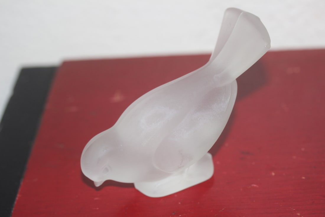 Frost Glass Bird: please note: minor chip on the bird's beak - 4 1/2" across
