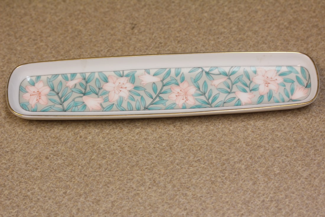 Japanese Otagiri Serenade Ceramic Tray: 8 1/2" long when clapsed - marked 925 Italy