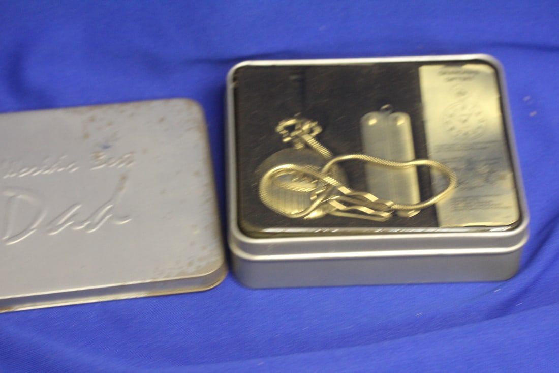 World's Best Dad Gift Set: inside a tin box