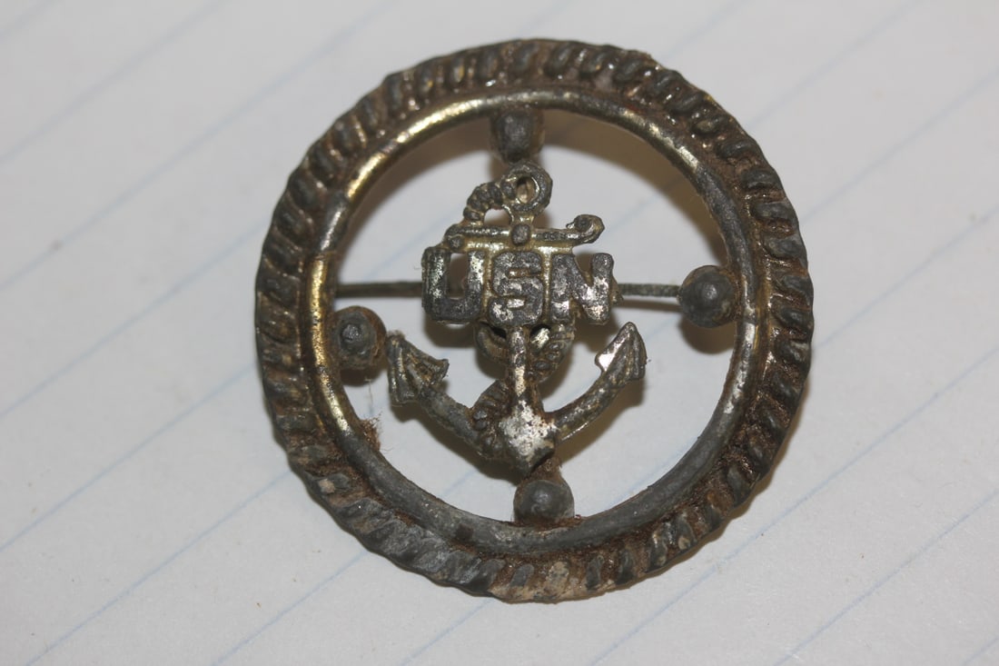 Vintage US Navy Pin: most likely WWII era