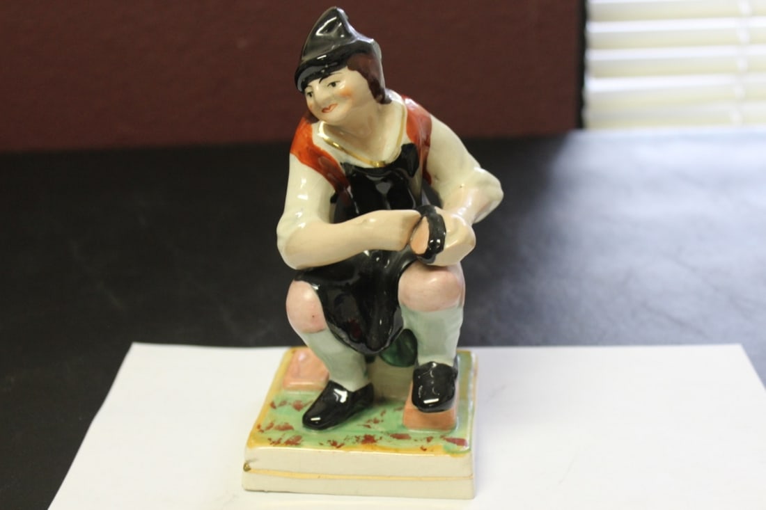 A Staffordshire (Unmarked) Man: 7 inches tall