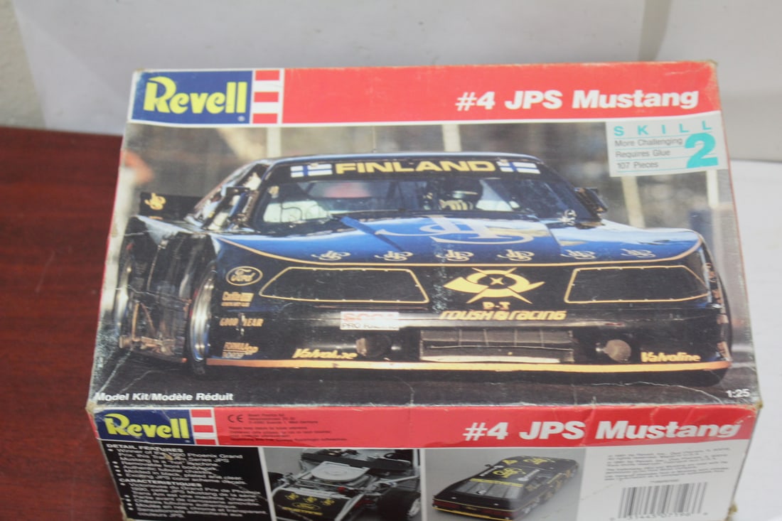 A Revell #4 JPS Mustanf Model Kit: 107 pieces, but do not know if it is complete or not