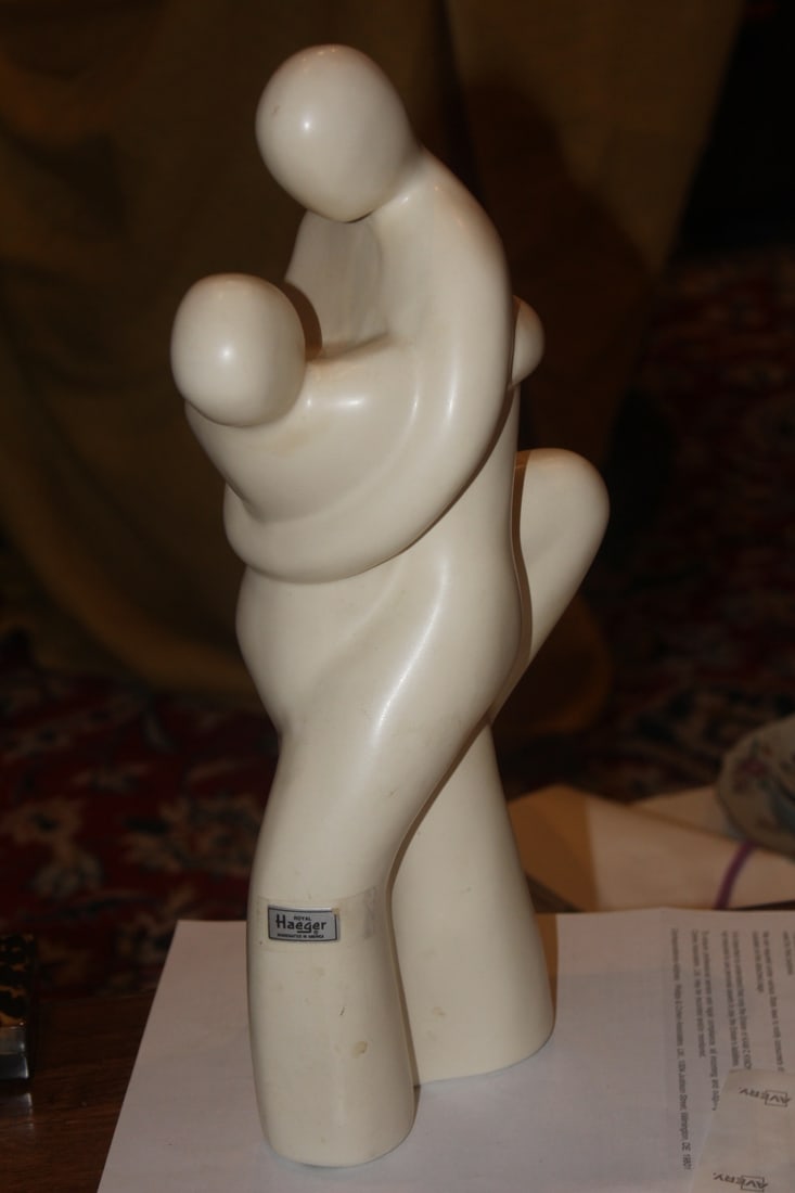 Royal Haeger Pottery Figurine: 15 3/8" tall - "Lovers"