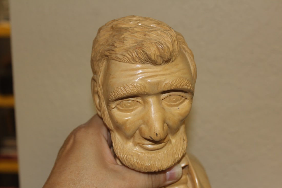 Solid Wood Abraham Lincoln Statue - 10