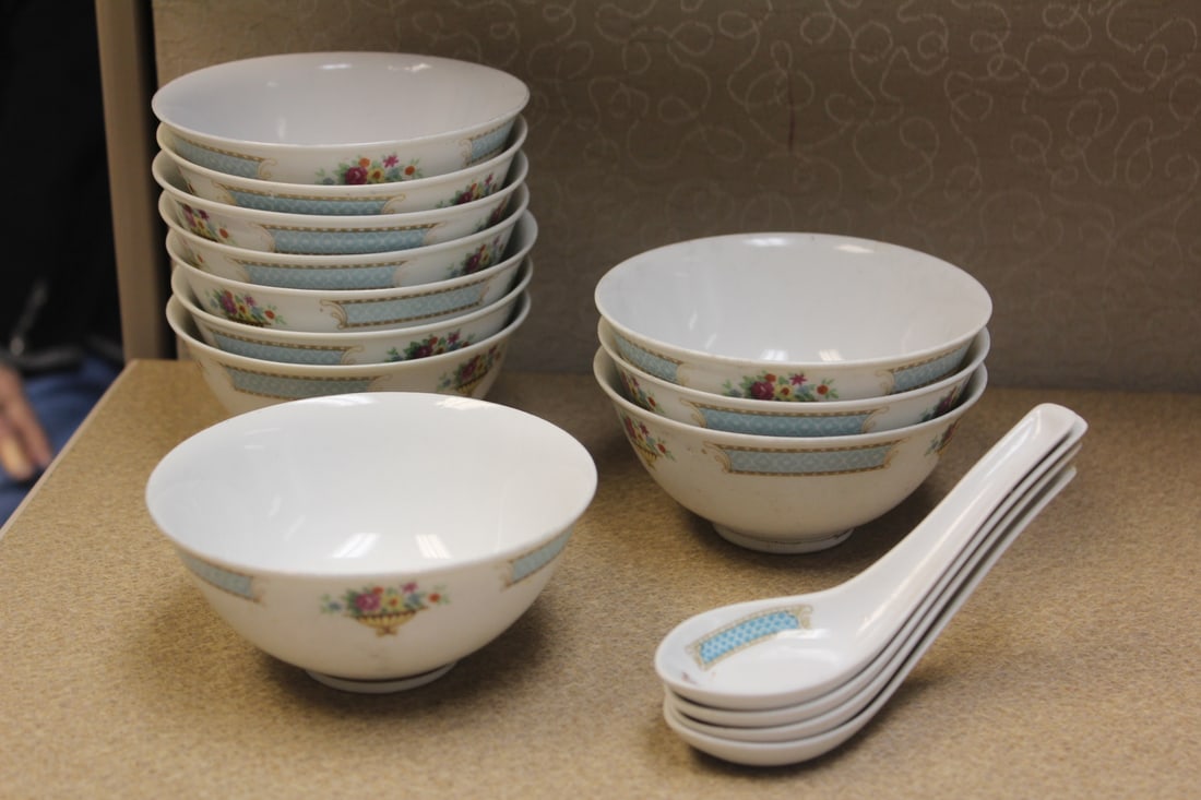 Lot of 15 Chinese Bowls/Spoons: bowl dimension= 4 3/8" in diameter