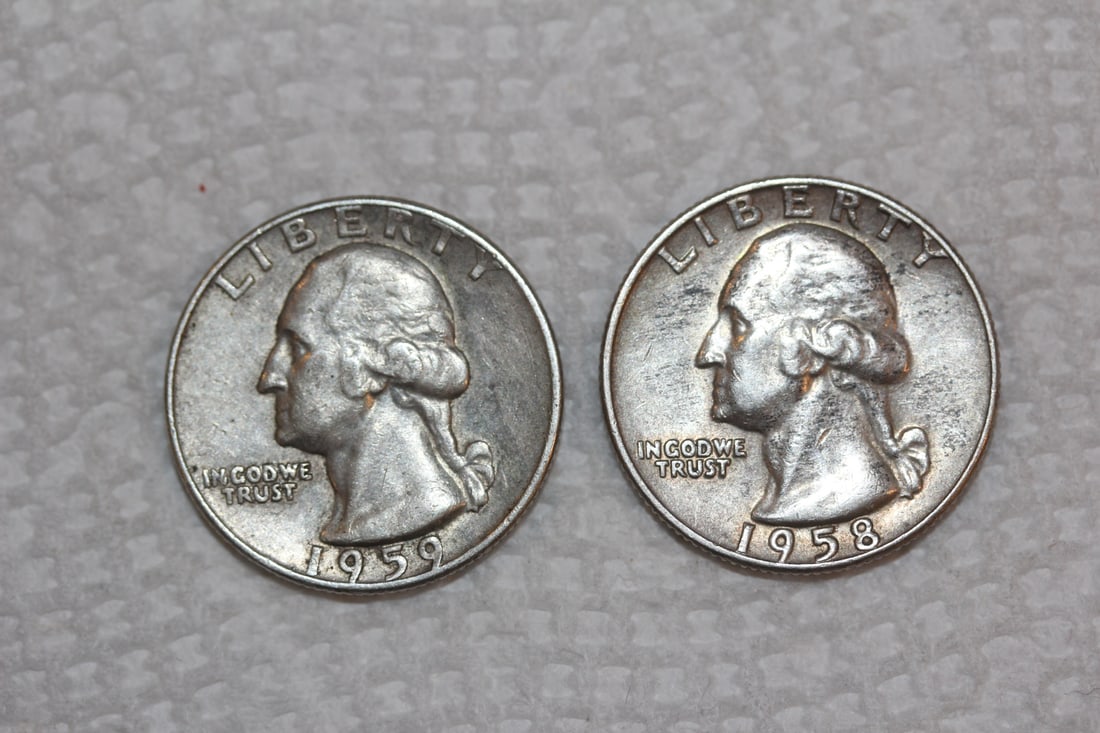 Lot of Two Old Silver Quarters: 90% silver