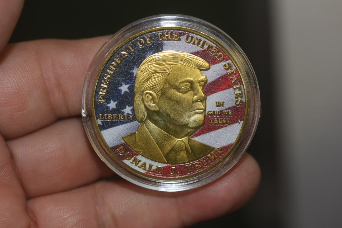 President Trump Commemorative Coin: clad