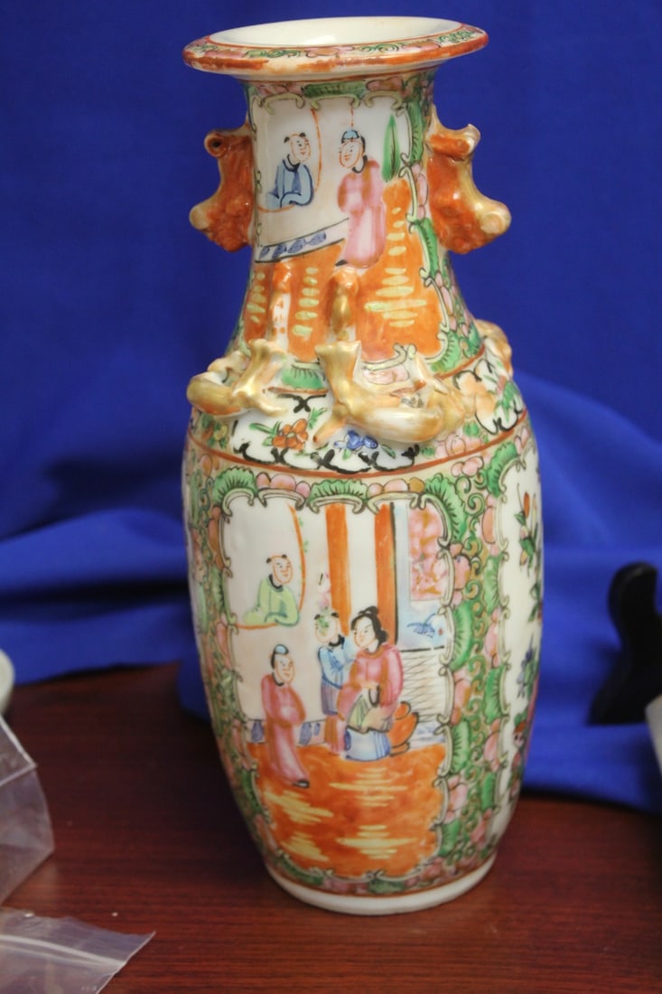 An Antique Chinese Rose Medallion Vase: 19th century - 10 1/8" tall