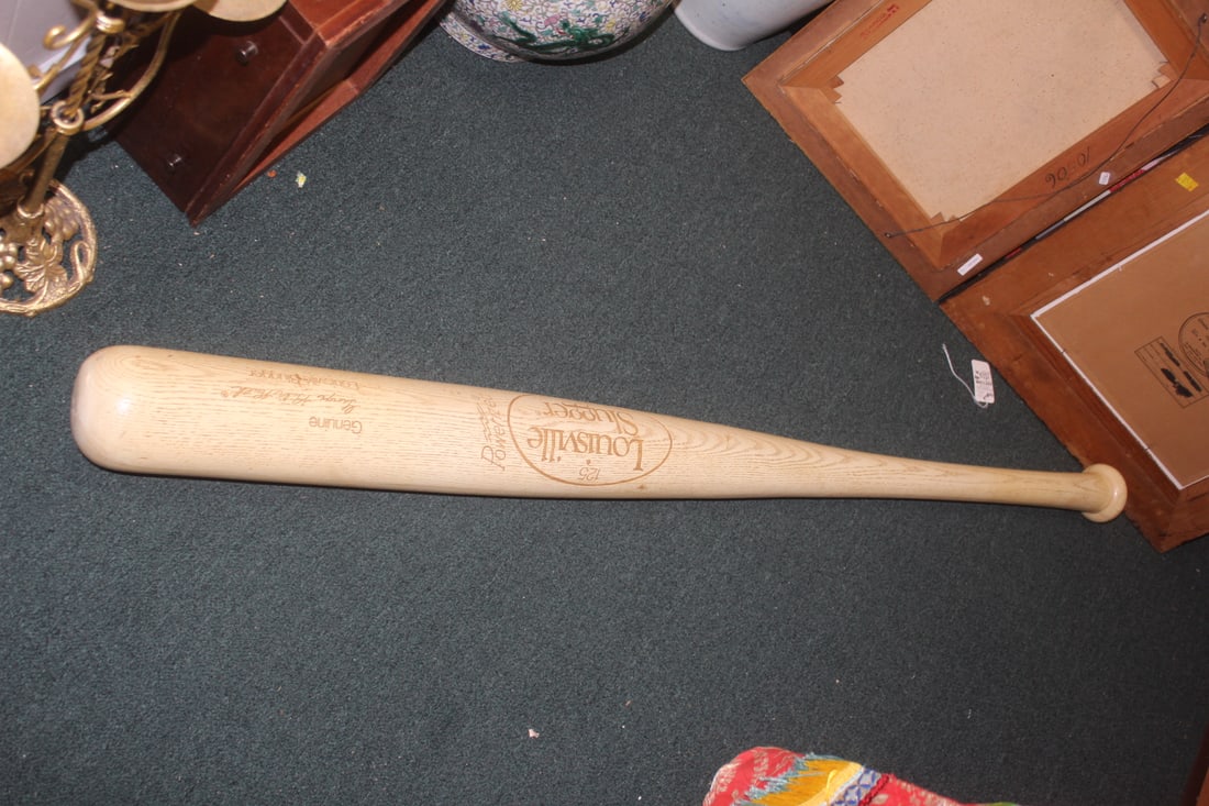 Commemoratie Giant Babe Ruth Bat: 65 inches tall - wood construction