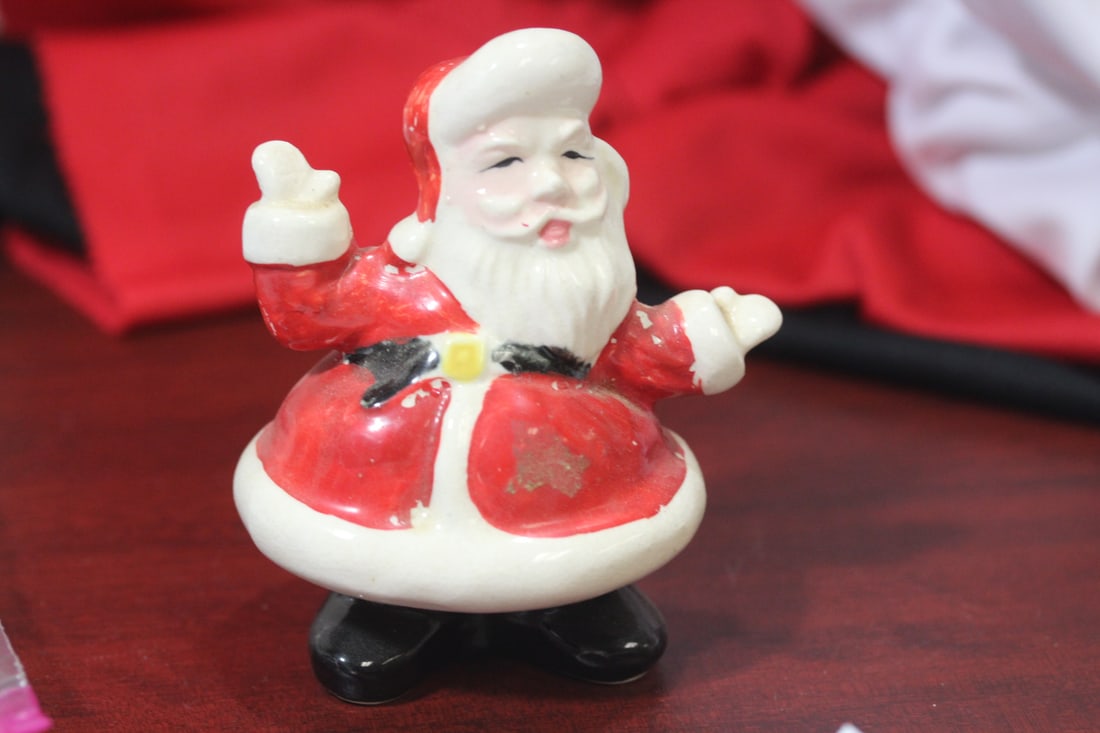A Single Santa Salt of Pepper Shaker: 4 1/4" tall