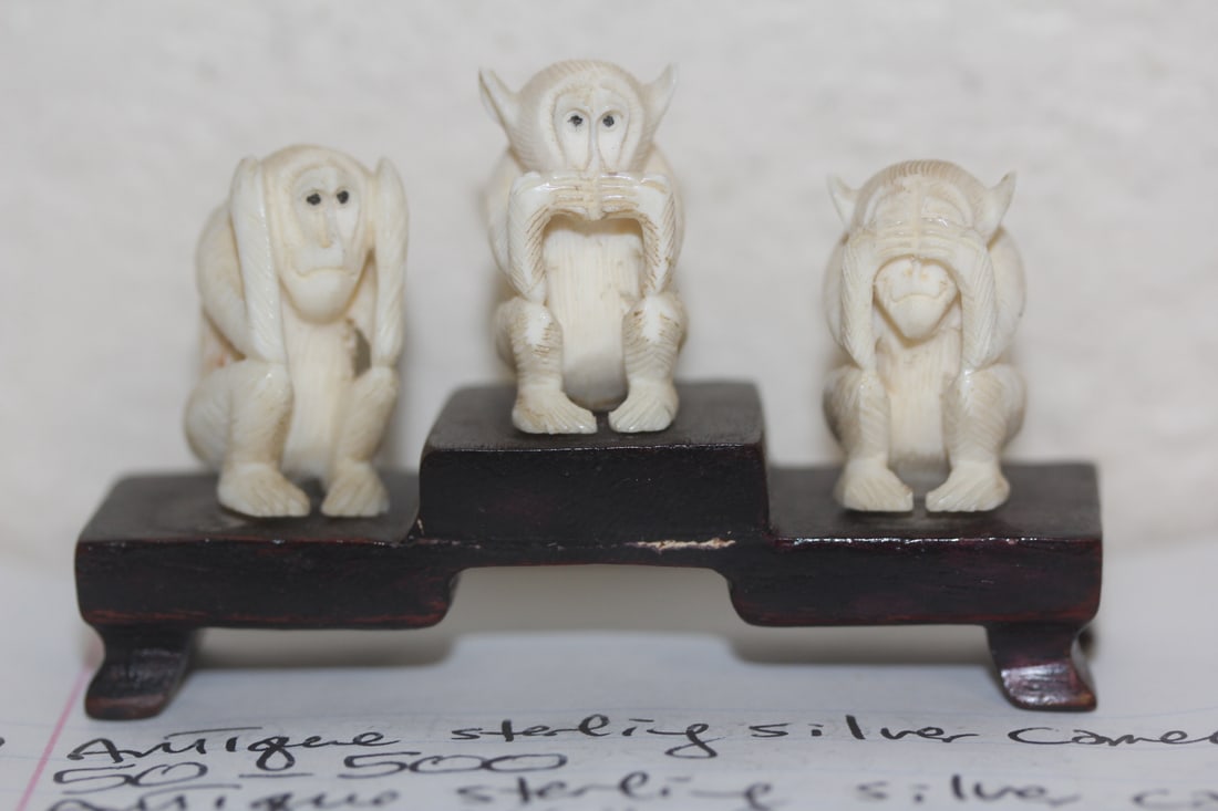 Bone Carving of 3 Monkey (1 of 4)