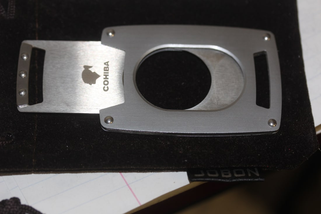 Cohiba Cigar Cutter: metal with pouch