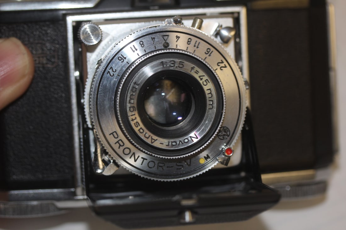 Ikonta / Zeiss Camera - 2