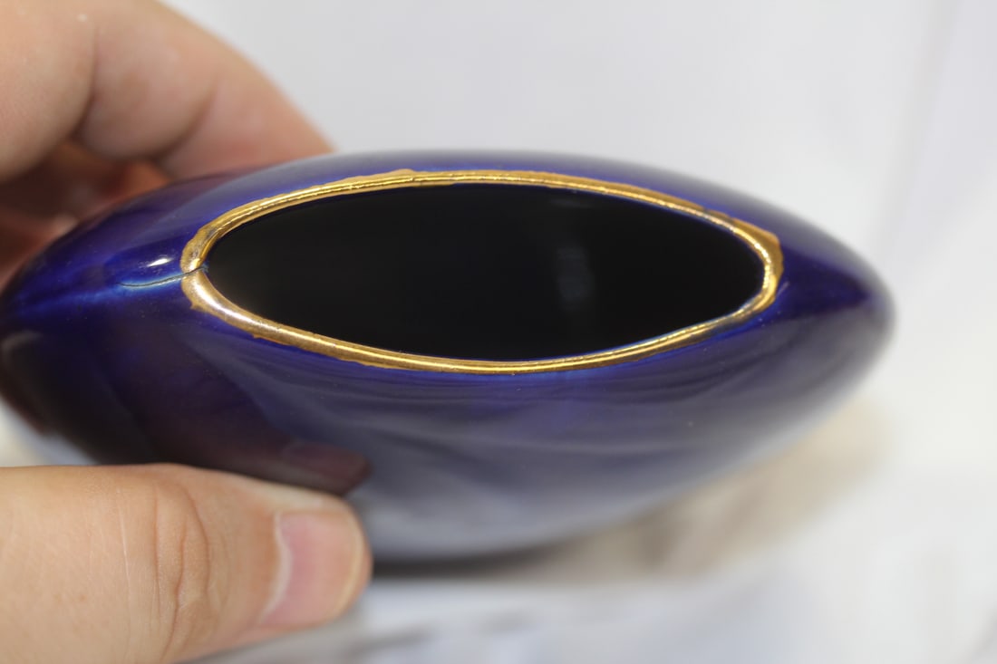 An Oriental Ceramic Flat Vase - 3