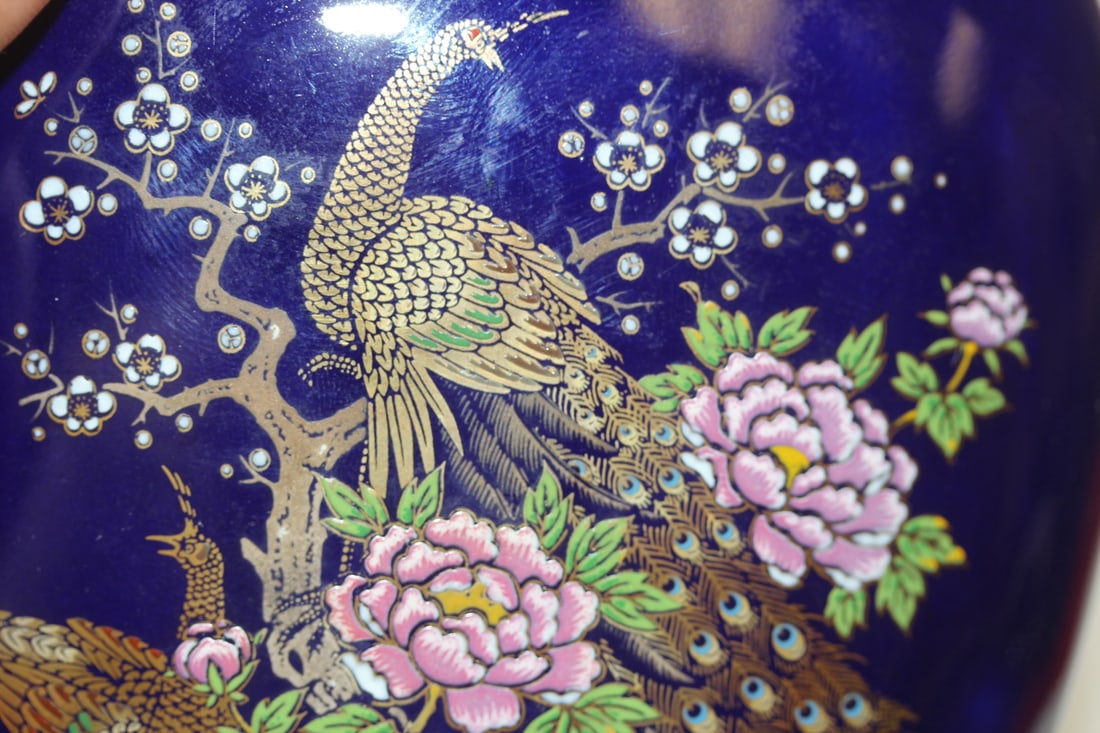 An Oriental Ceramic Flat Vase - 5