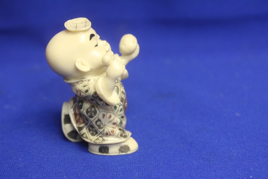 Chinese Resin Boy - 4