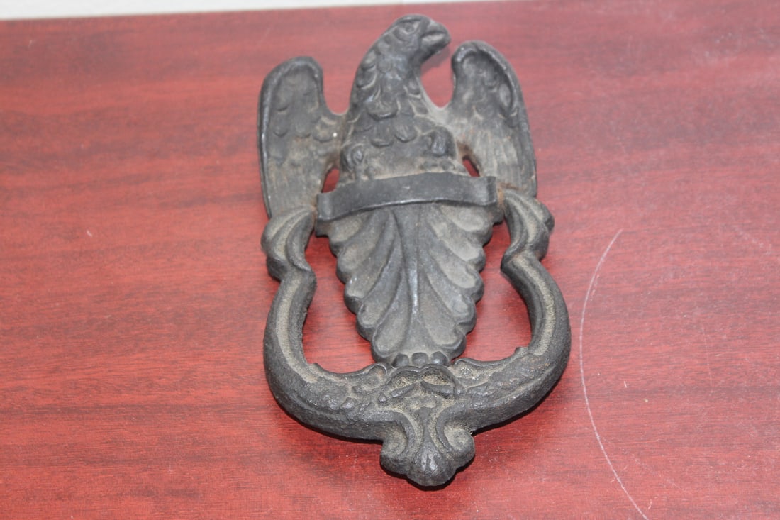 An Antique Victorian Eagle Door Knocker: 7 1/4" tall
