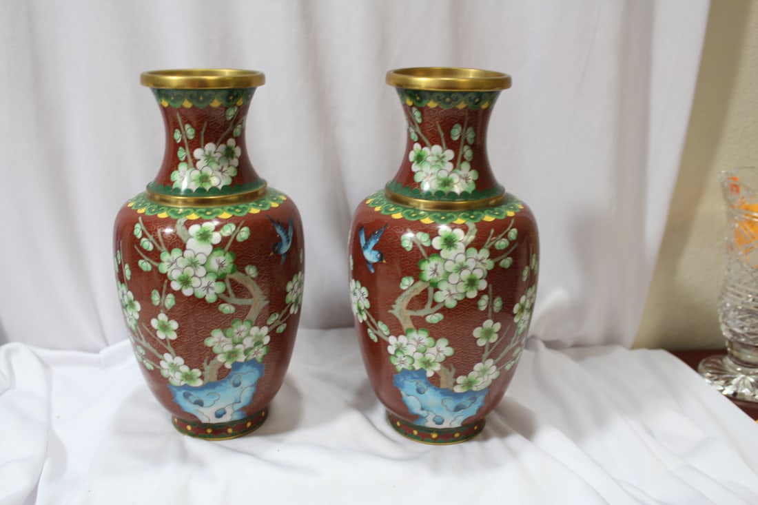 A Pair of Chinese Cloisonne Vases: 9 1/2" tall