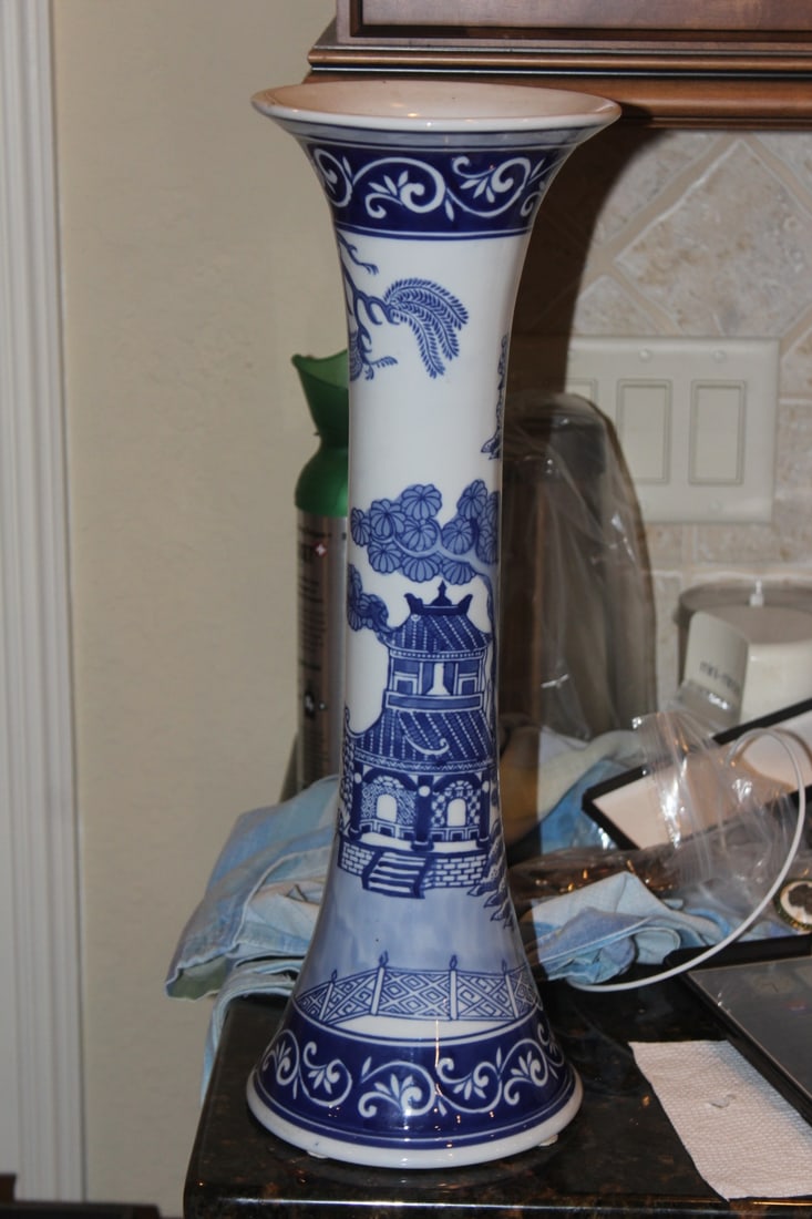 Decorative Chinese Trumpet Vase: 18 1/4" tall
