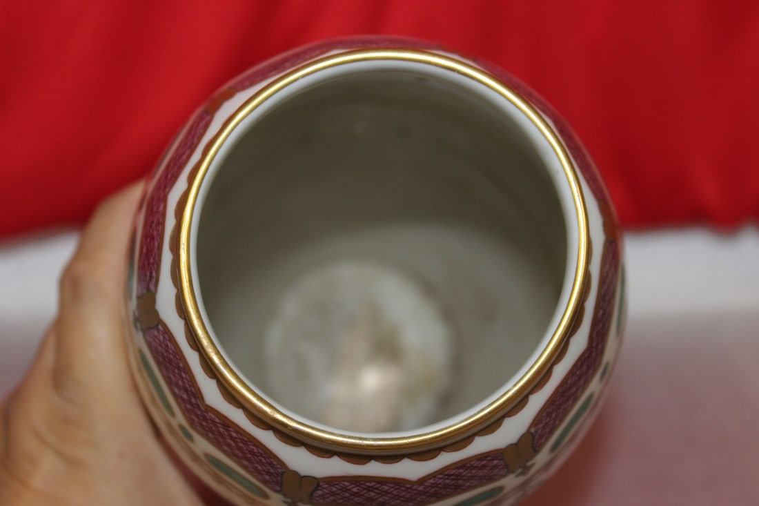 A Chinese? Export Vase - 11