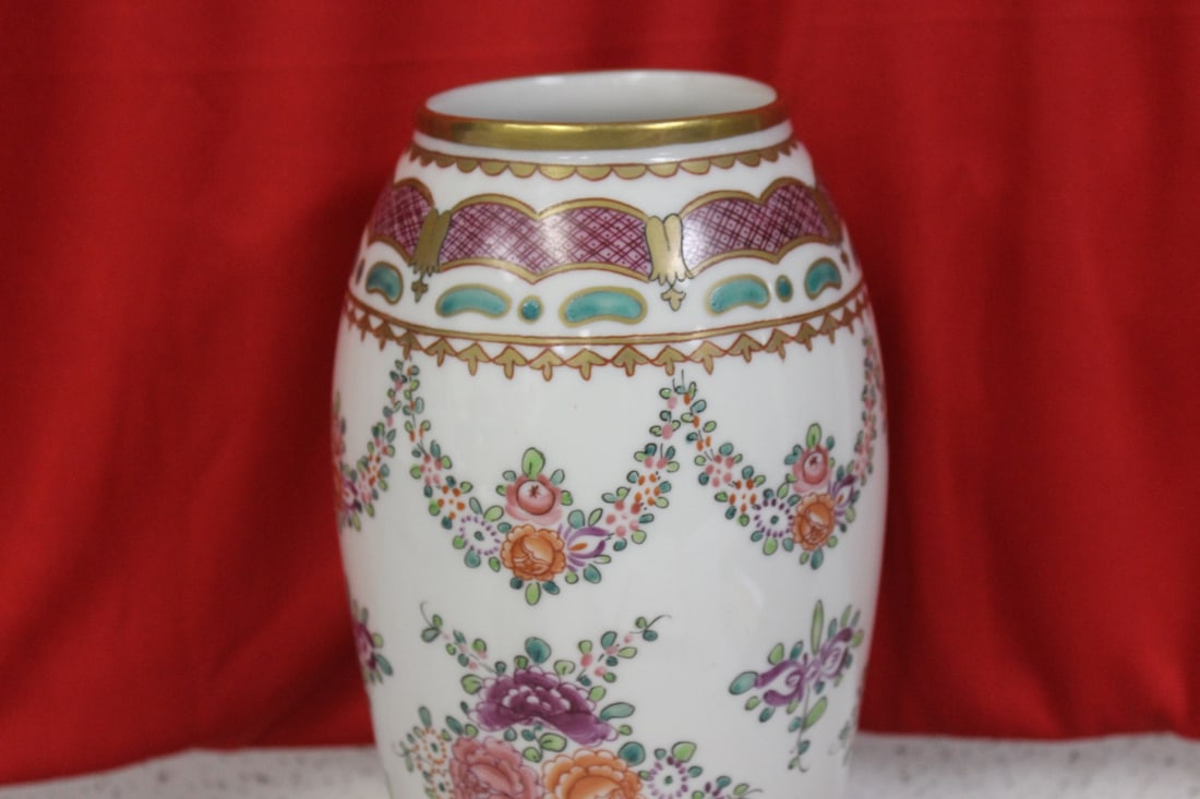 A Chinese? Export Vase - 8