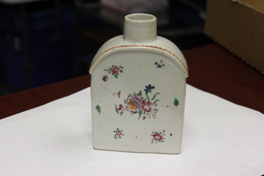 A Chinese Export Tea Container: 5" tall