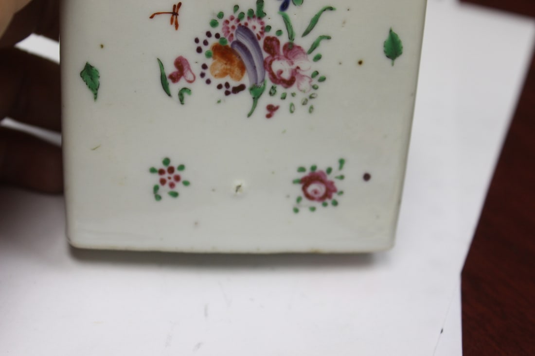 A Chinese Export Tea Container - 8