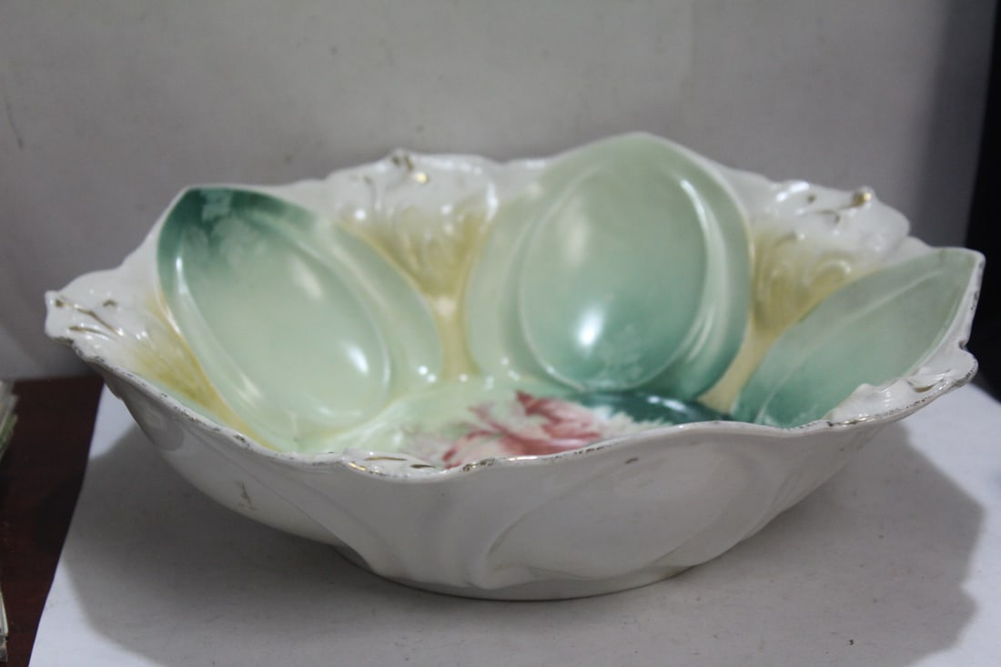 A German R.S. Prussia Bowl: early 20th century - 10" in diameter
