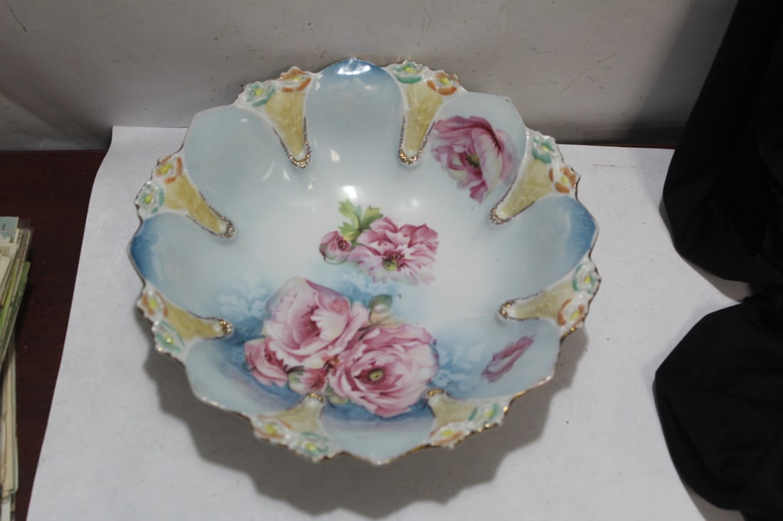 A German R.S. Prussia Bowl: early 20th century - 8 1/4" in diameter