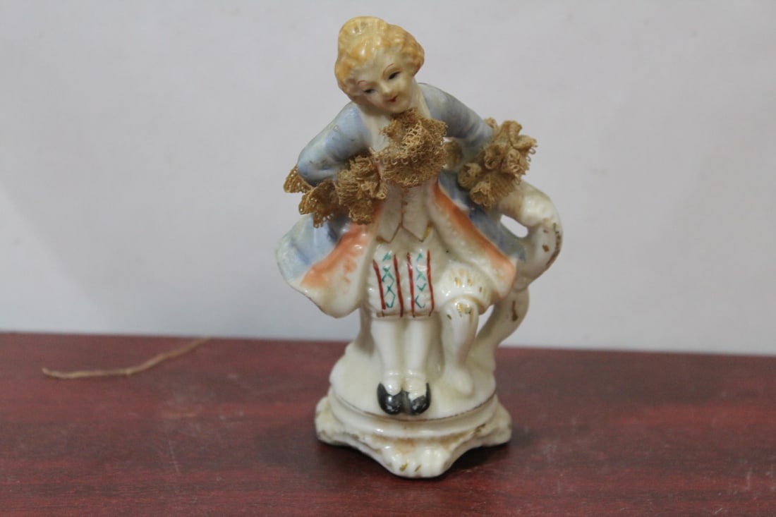 A Vintage Japanese Figurine (1 of 8)