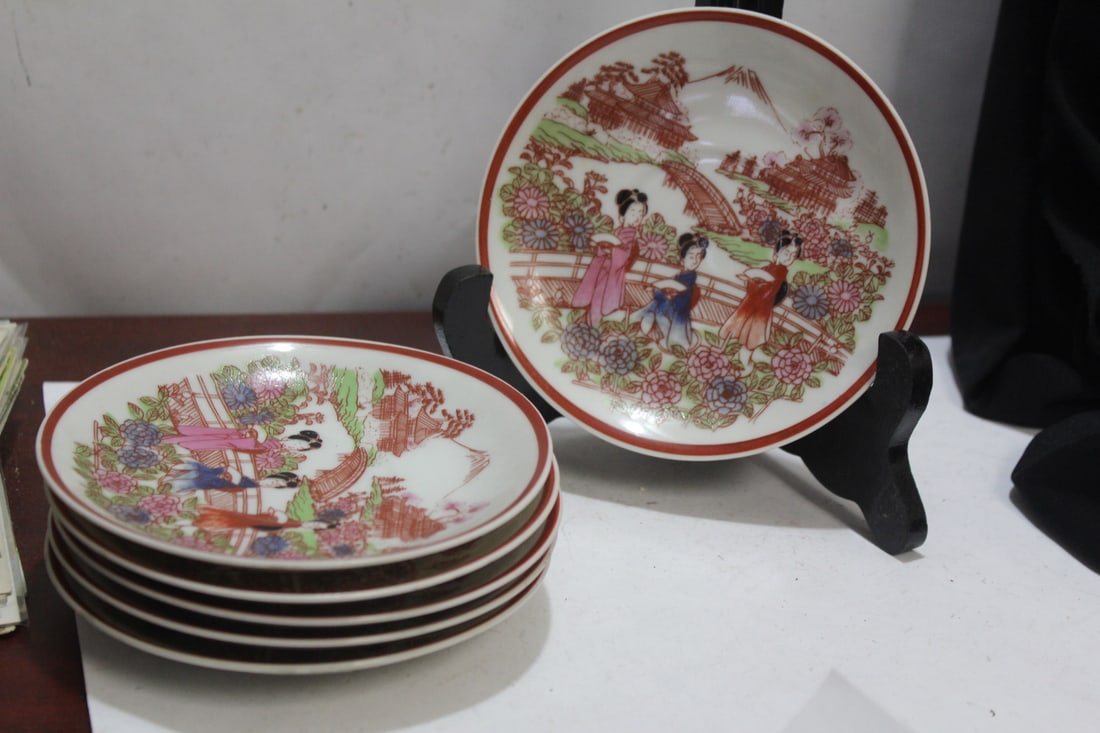 Set of 6 Japanese Saucers: Geisha girl motif - 5 1/4" in diameter