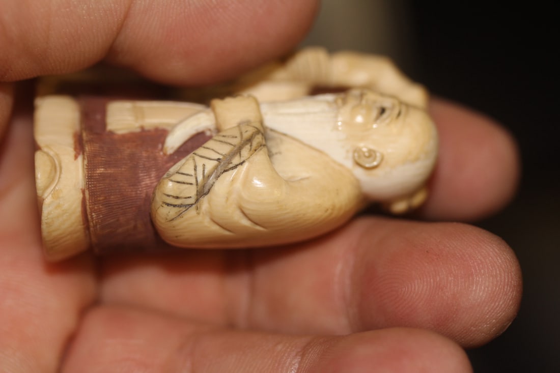 Signed Japanese B o n e Netsuke - 7