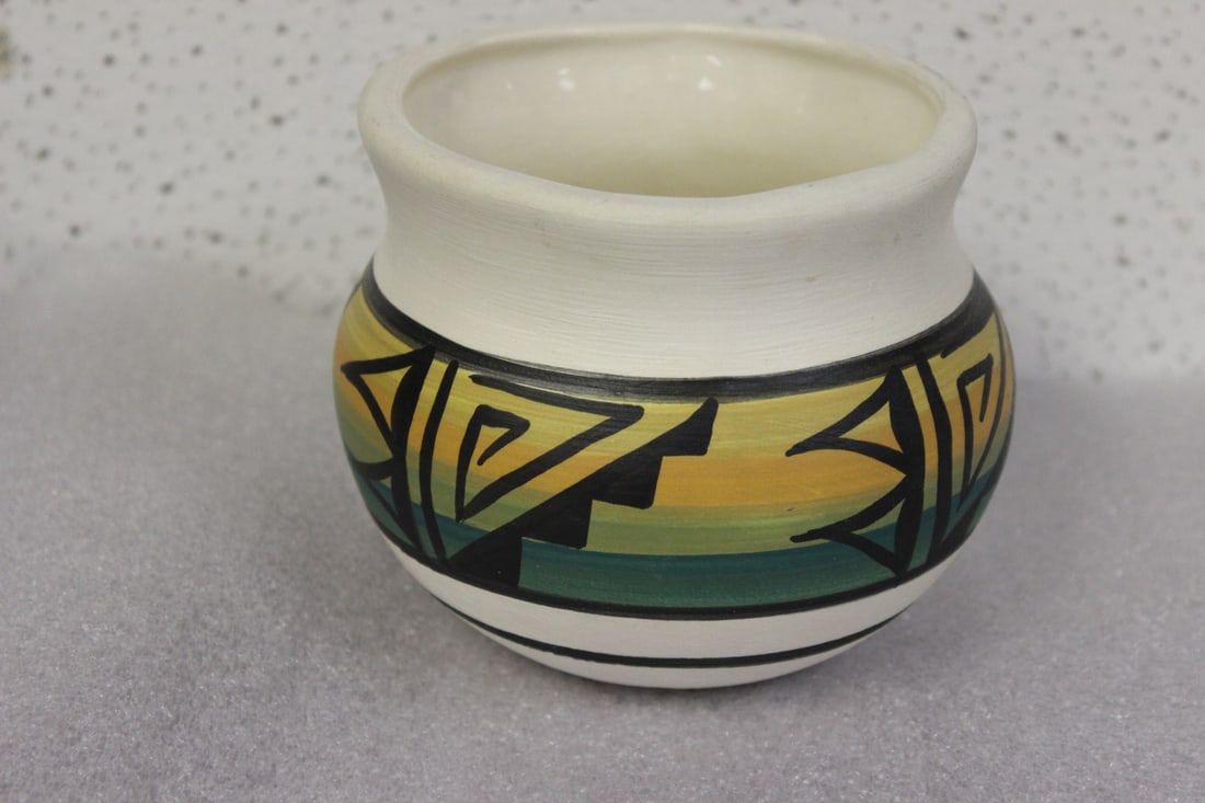 A Signed Navajo Jar: 4" tall