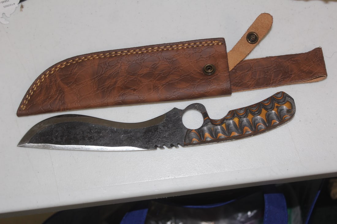 Knife with Leather Sheath: measurements as shown
