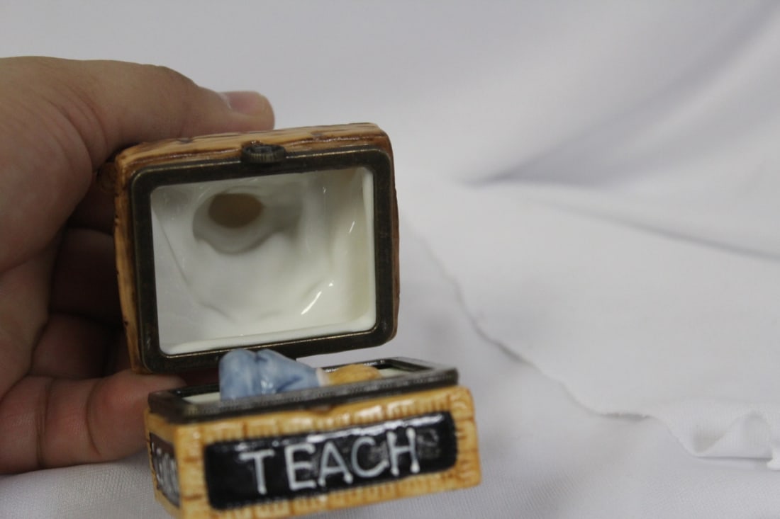 A Bear Trinket Box - 6