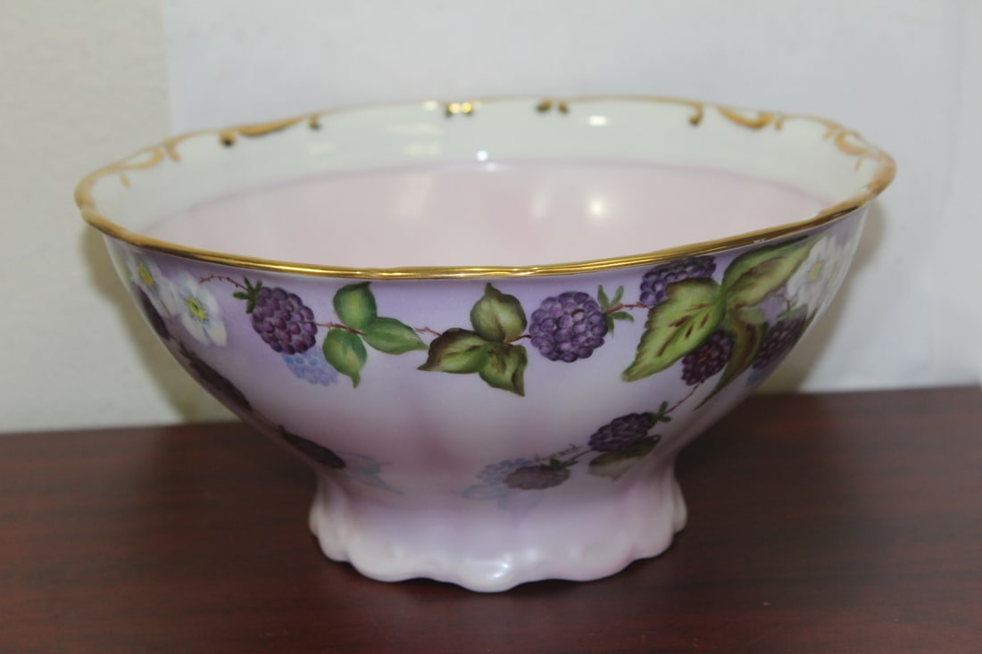 A Bareuther Waldsassen Large Centerbowl (1 of 9)