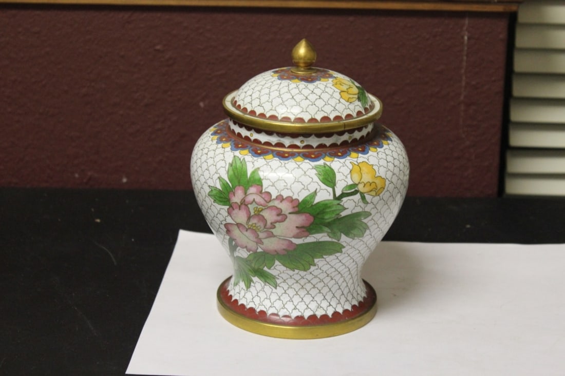 A Vintage Chinese Cloisonne Jar (1 of 10)