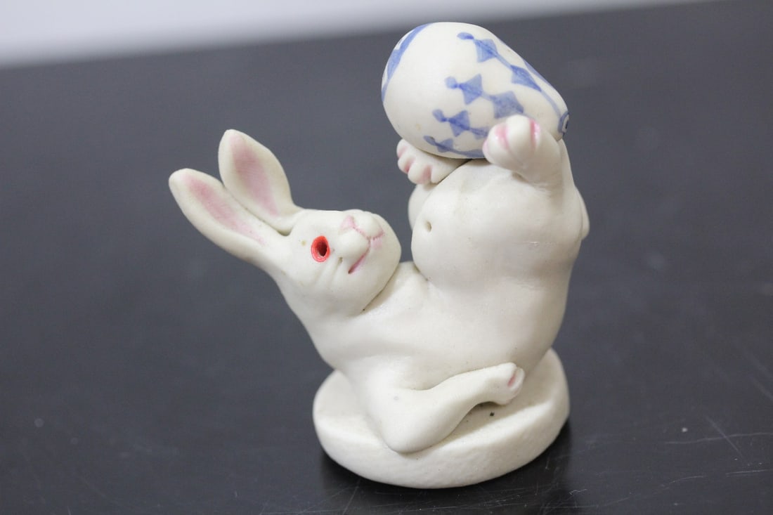 A Signed Theresa Bayer Rabbit - 1984: 2 1/2" tall
